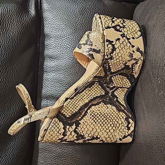 Fashion Nova Platform Snakeskin Sandals - Picture 2 of 9